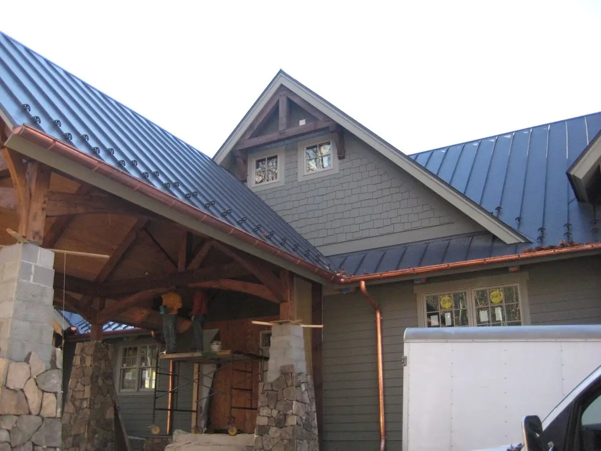 Craftsman Roofing team delivering quality roofing work in Midwest Cascade